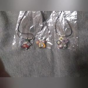 3 flower necklaces